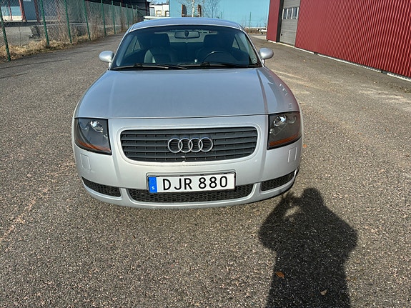 Audi TT 2 of 5