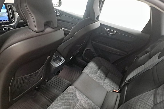Volvo XC60 11 of 17