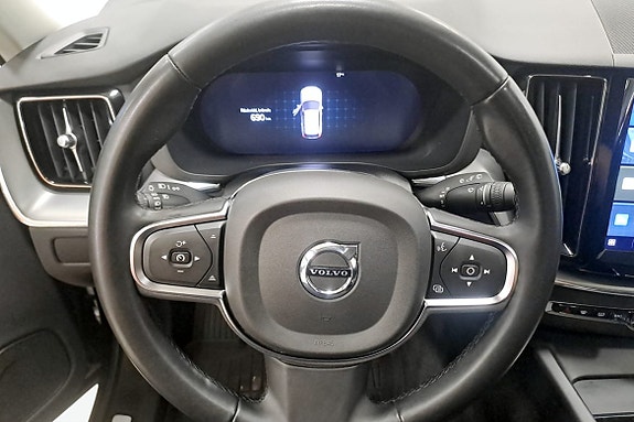 Volvo XC60 10 of 17