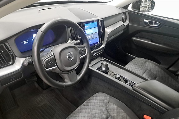 Volvo XC60 8 of 17
