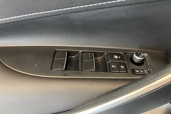 Toyota Corolla 24 of 26