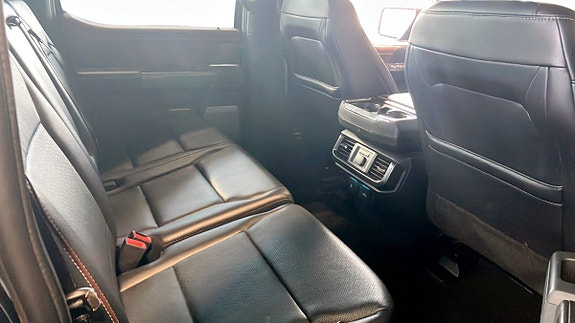 Ford F-150 5 of 9
