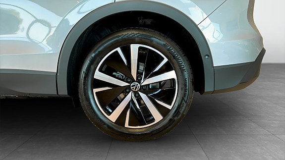Volkswagen Tiguan 6 of 12