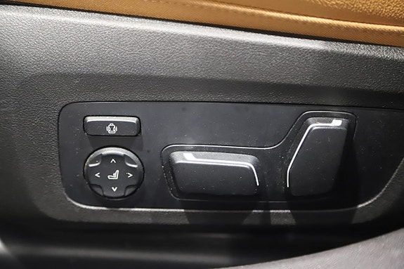 BMW 330e 9 of 12