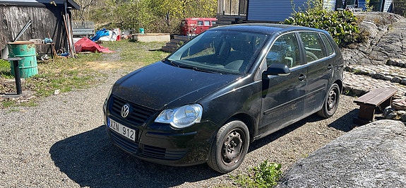 Volkswagen Polo 2 of 3