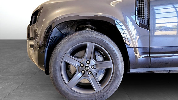 Land Rover Defender 90 9 of 12