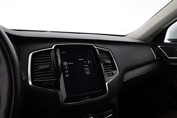 Volvo XC90 16 of 21