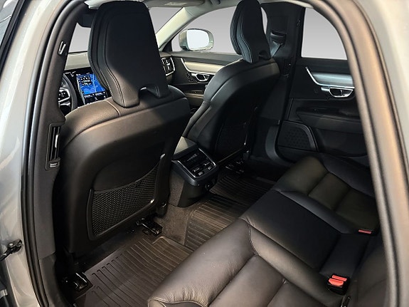 Volvo V90 Cross Country 21 of 30
