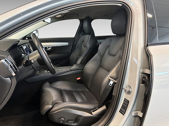 Volvo V90 Cross Country 15 of 30