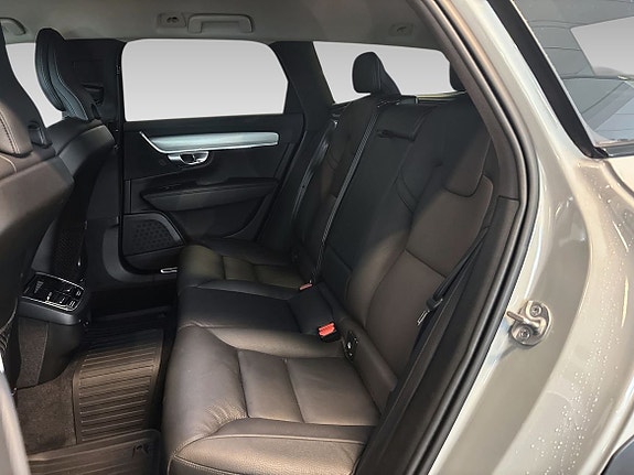 Volvo V90 Cross Country 19 of 30
