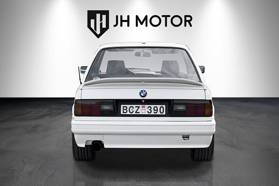 BMW 318 5 of 5