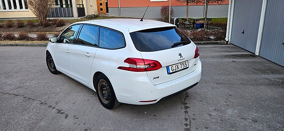 Peugeot 308 SW 3 of 5
