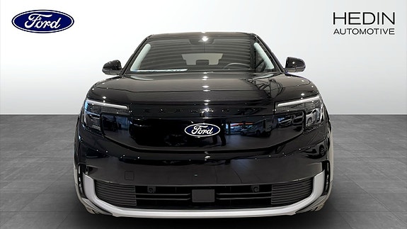 Ford Explorer 8 of 9