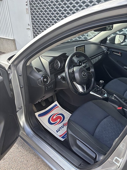 Mazda 2 5 of 14