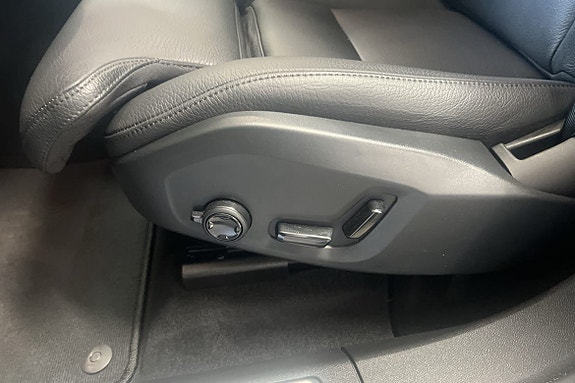 Volvo XC60 16 of 23