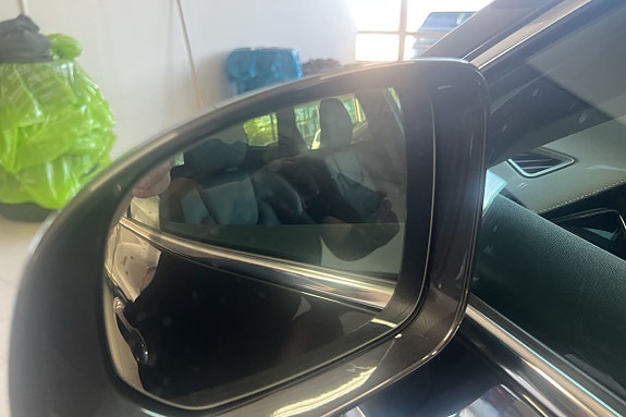 Volvo XC60 14 of 23