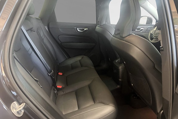 Volvo XC60 11 of 23