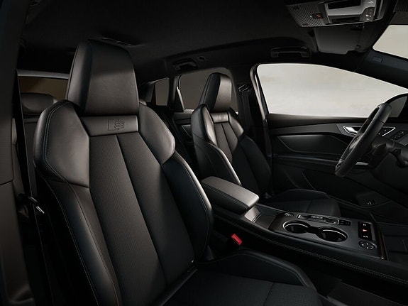 Audi Q4 e-tron 4 of 8