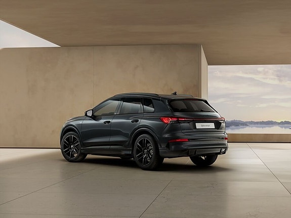 Audi Q4 e-tron 3 of 8
