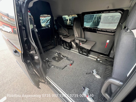 Ford Transit Custom 28 of 30