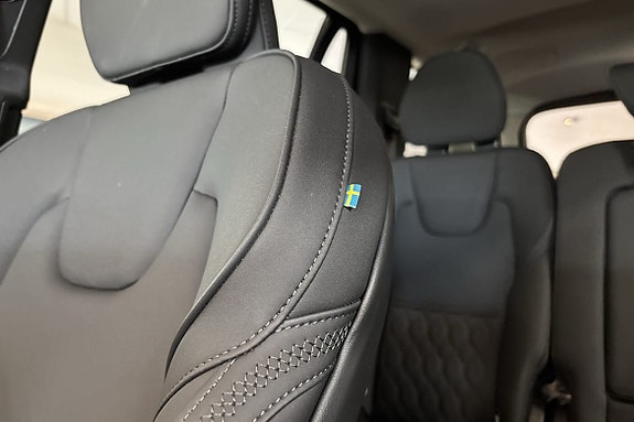 Volvo XC90 19 of 30