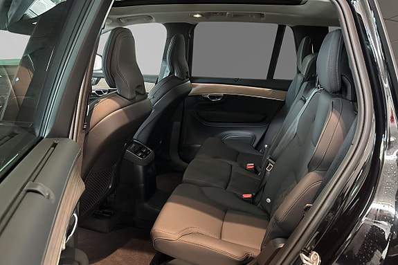 Volvo XC90 8 of 30