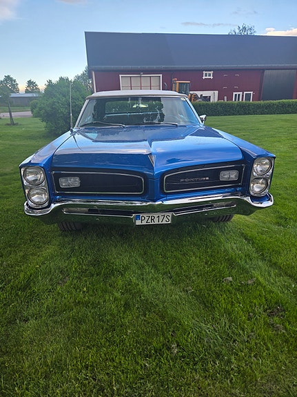 Pontiac Parisienne 3 of 8