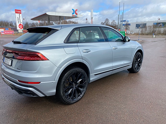 Audi Q8 2 of 5