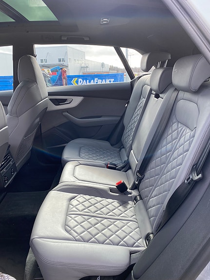 Audi Q8 9 of 15
