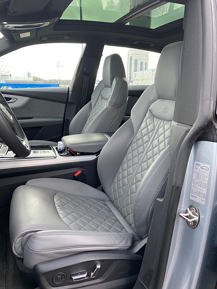 Audi Q8 13 of 15