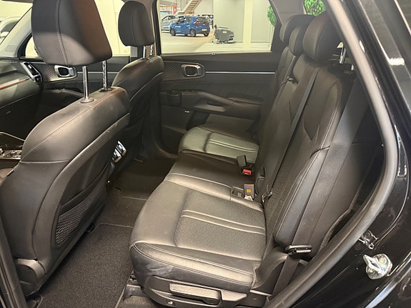 Kia Sorento 10 of 19