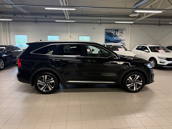 Kia Sorento 4 of 19