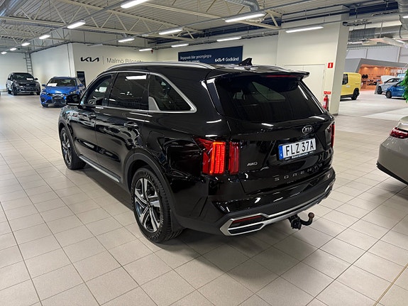 Kia Sorento 2 of 19