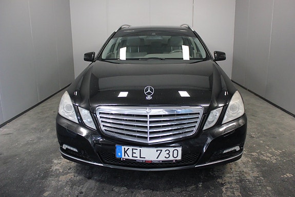 Mercedes-Benz E350 5 of 29