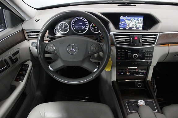 Mercedes-Benz E350 16 of 29