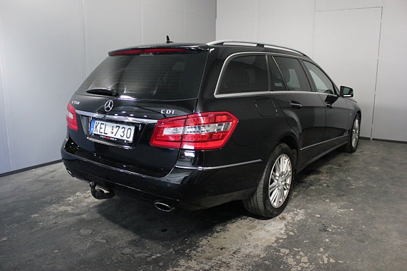 Mercedes-Benz E350 4 of 29