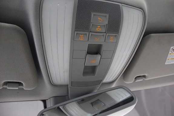 Mercedes-Benz E350 27 of 29