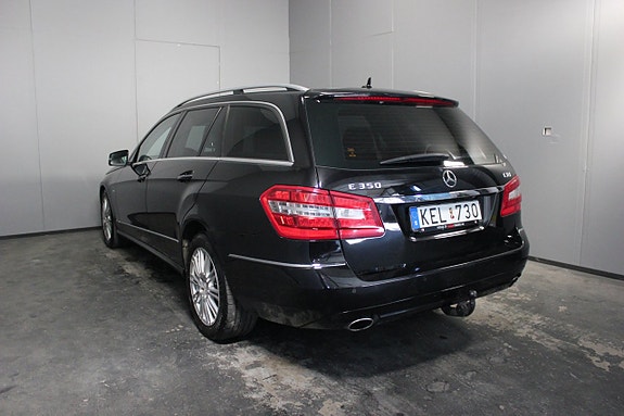 Mercedes-Benz E350 3 of 29