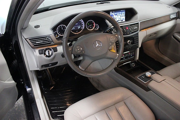 Mercedes-Benz E350 28 of 29