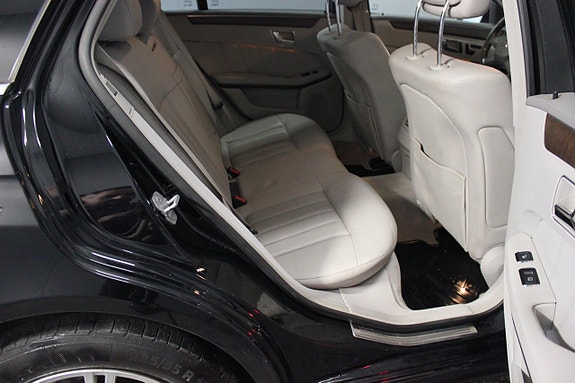 Mercedes-Benz E350 12 of 29