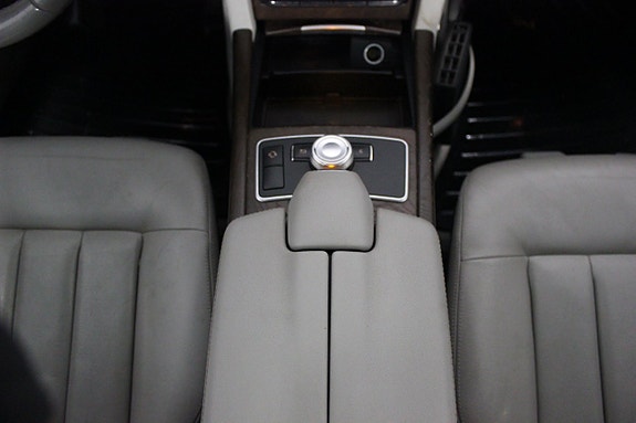 Mercedes-Benz E350 19 of 29