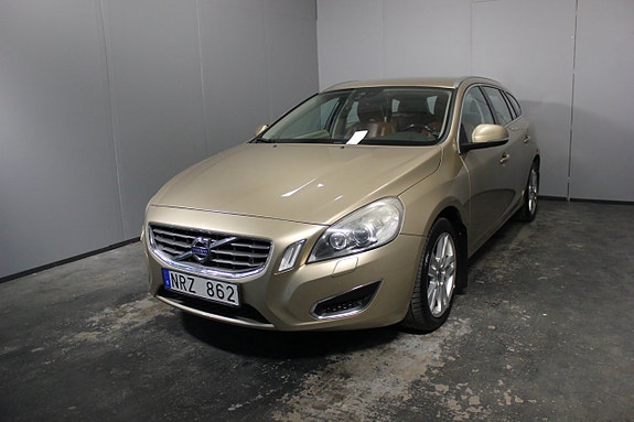 Volvo V60 2 of 22