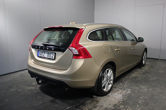 Volvo V60 4 of 22
