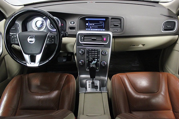 Volvo V60 13 of 22