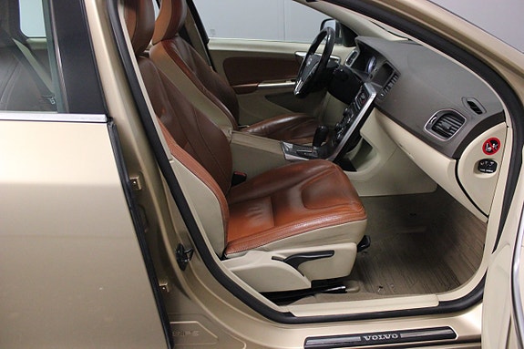 Volvo V60 10 of 22