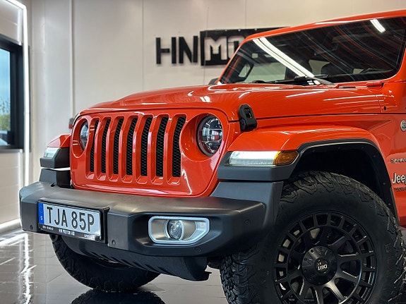 Jeep Wrangler Unlimited 2 of 5
