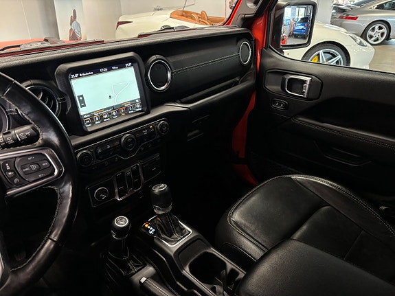 Jeep Wrangler Unlimited 21 of 30
