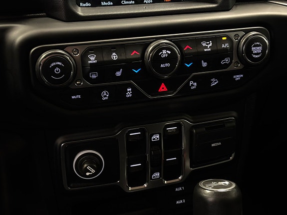 Jeep Wrangler Unlimited 24 of 30