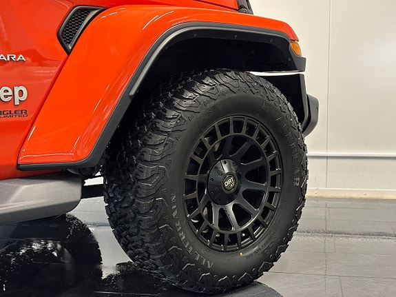 Jeep Wrangler Unlimited 12 of 30