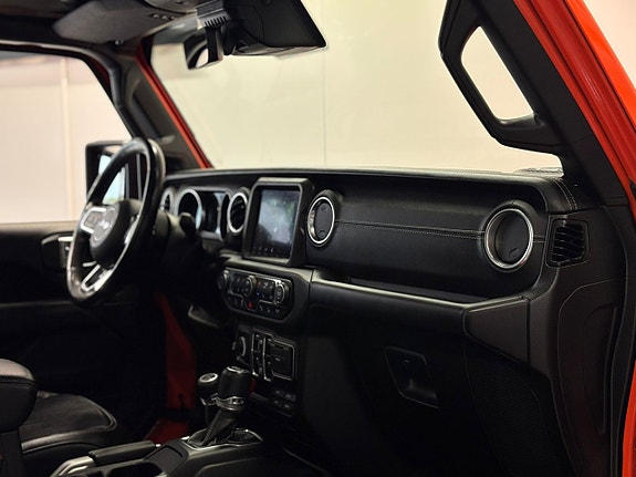 Jeep Wrangler Unlimited 29 of 30